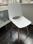 Fyra matstolar från Furniturebox