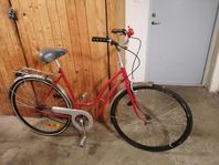 Cykel 28 tum med 3 växlar bra skick Ny servad