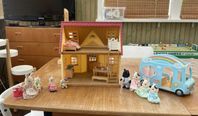 Sylvanian hus, figurer & buss