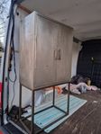 Nypris 15000kr skåp klädd i metall
