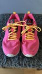 Skor från Reebok strl 35