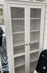 Hemnes vitrinskåp