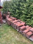 Större parti enkupigt lertegel inklusive nockpannor