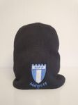 Svart ribbstickad mössa med Malmö-FF logga One size