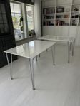Vita matbord med kromade metallben