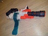 X-shot Crusher minigun / gevär