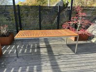 Teak och rostfritt bord