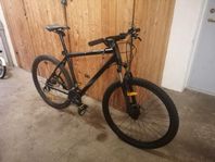 Cykel Serious 27.5 tum Ram storlek 6 bra skick Ny servad