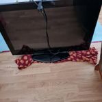 En Saga LCD TV, modell U32093BG med f-kontroll anslutningar