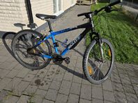 Gammal Scott Contessa 26 tum