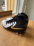 Nike Phantom fotbollsskor