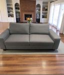 Mio 3 sitts soffa  modellen är SIT DOWN ! 