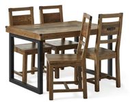 Woodenforge med tillhörande stolar