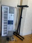 Yamaha Keyboard PSR E323 ink stativ, midi.