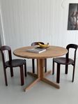 Runt designbord i furu