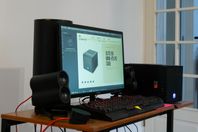 Kompakt kraftpaket, dator för gaming eller arbete.