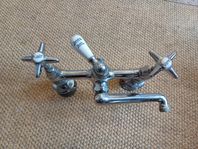 Sekelskiftes gammal blandare i porslin jugend art nouveau