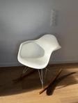 VITRA Eames RAR gungstol Chrome/Golden Maple