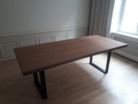 Handgjort matbord i valnöt 220x100 cm
