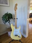 Fender Player Stratocaster – Buttercream