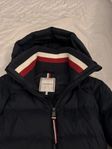 Tommy Hilfiger mörkblå dunjacka