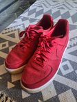 Röda nike air stl 42