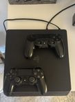 PS4 med två kontroller i mycket bra skick säljes
