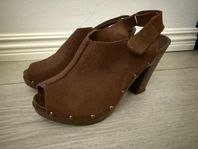 Sandaler sommarskor med klack strl. 38