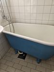 Blått badkar bortskänkes