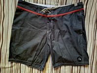 QUICKSILVER -SURFSHORTS GRÅSVARTA STL. 36, VOLCOM, RIP CURL
