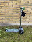Micro Maxi Deluxe Scooter / Sparkcykel