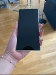 Samsung Galaxy S22 Ultra - like new, no defects!