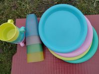 Picknickservis i färgglad plast 