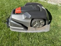 Husqvarna Automower 308 med laddstation