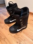 Vans snowboard boots