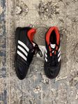 Adidas Fotbolls Skor Helt Nya