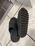 yezzy slide