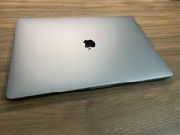 MacBook Pro 16” i7 / 16GB / 1TB  AMD Radeon Pro