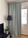 Set med fyra turkosa mörkläggningsgardiner,  145×300 cm.