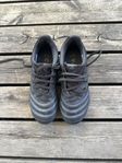 Adidas fotbollsskor stl 34. i nyskick 
