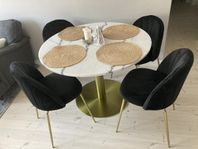 Köksbord i vit marmor + stolar från Chili, bra skick