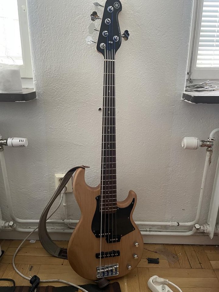 Yamaha BB 235