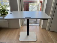 Höj och sänkbart skrivbord