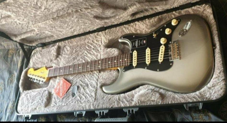 Ny Fender elgitarr