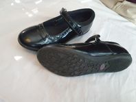 Svarta ballerina-lackskor stl 34,5