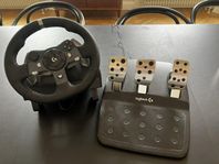 Logitech G920 racingratt och pedaler