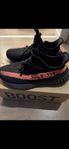 Yeezy boost 350 v2 red