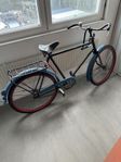 cykel 30-talsmodell med ballongdäck i häftig originalskick