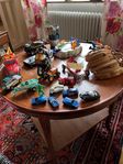 Leksaker, spel, bilar, båt, dockor, mjukisdjur, figurer