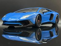 Lamborghini Aventador LP750-4 SV AUTOart 1/18